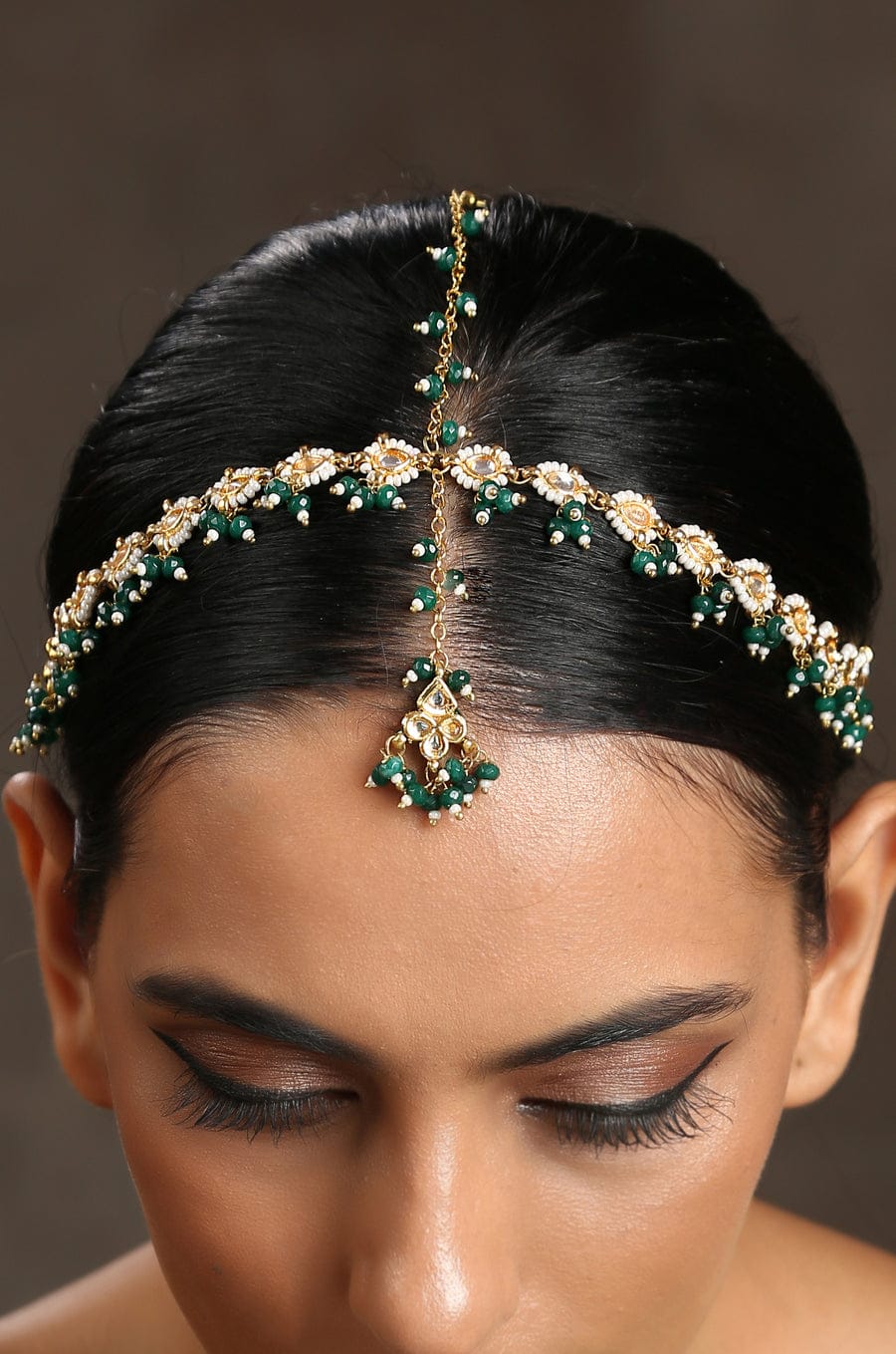 Gold-Plated White Kundan-Studded & Pearl Beaded Hair Band Mathapatti - Image 2