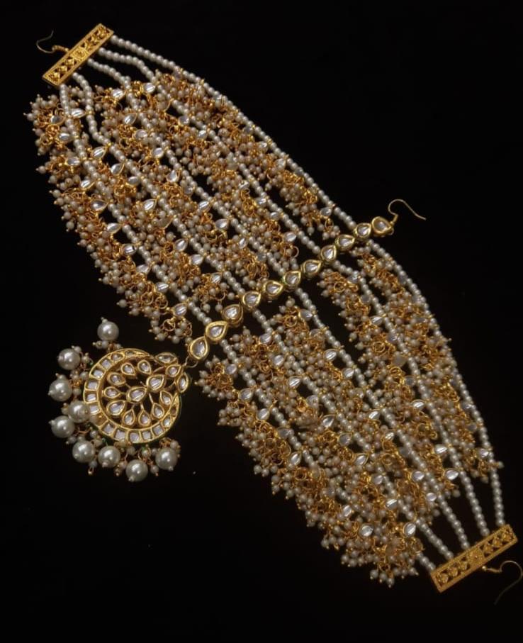 Gold Kundan Embellished Floral Unit Headband Mathhapatti