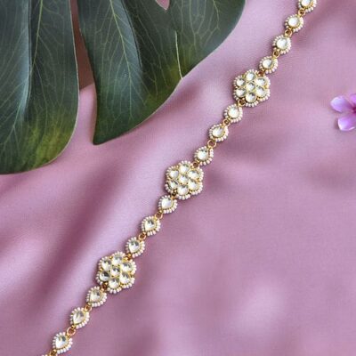 Gold-Toned Kundan-Studded Mathapatti