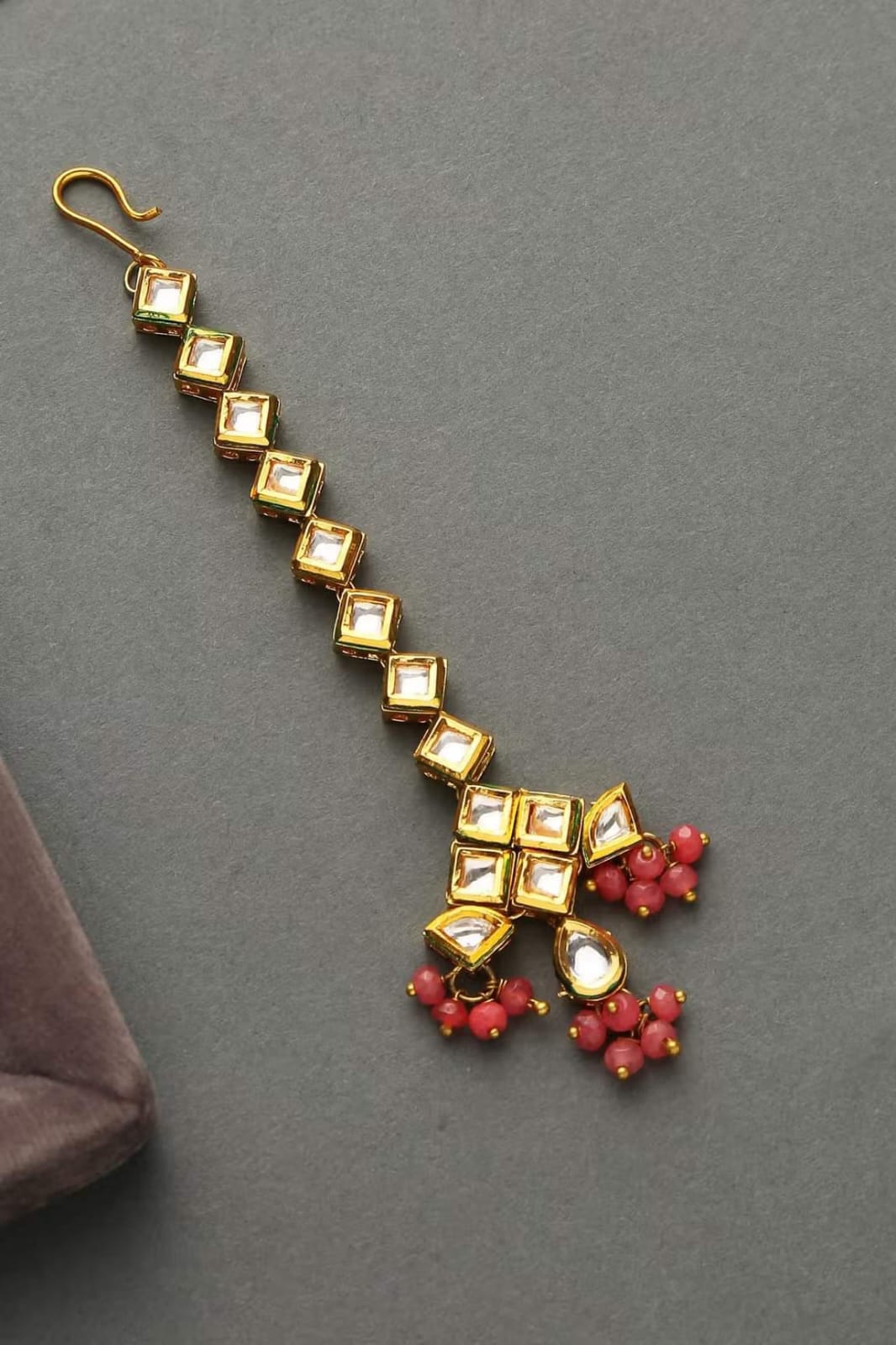 Kundan Maangtika