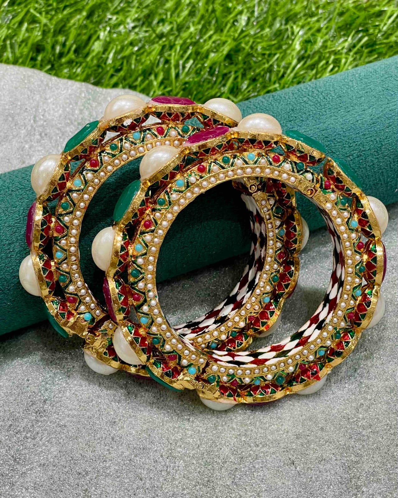 Gold-Plated Kundan Studded & Pearls Beaded Bangle