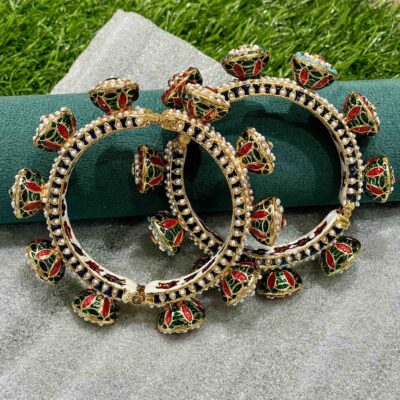Gold-Plated Kundan Studded & Pearls Beaded Bangle