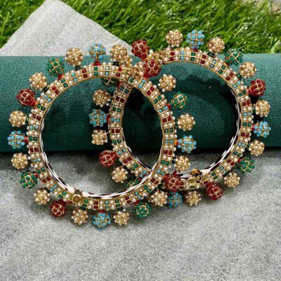 Gold-Plated Kundan Studded & Pearls Beaded Bangle