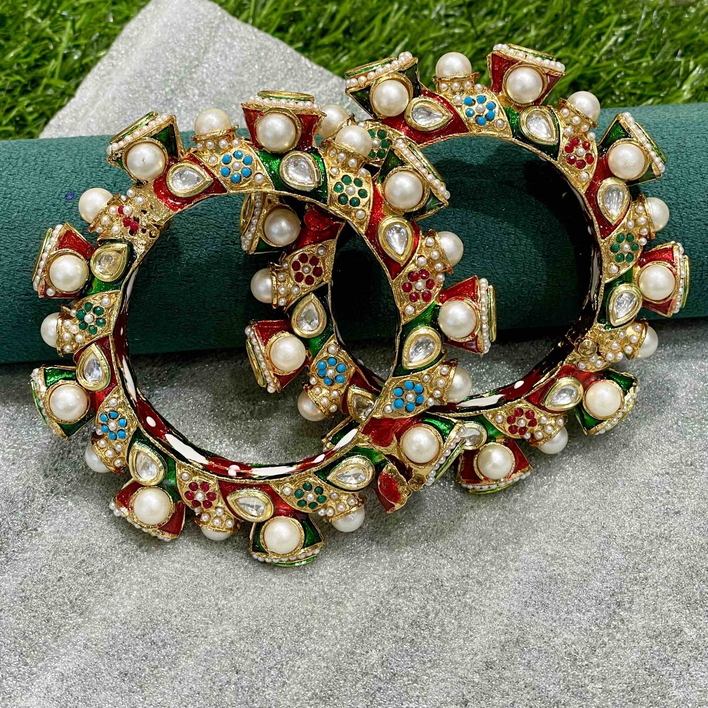 Gold-Plated Kundan Studded & Pearls Beaded Bangle