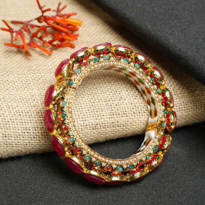 JADAU KUNDAN WITH MULTI STONE BIG BANGLE SET