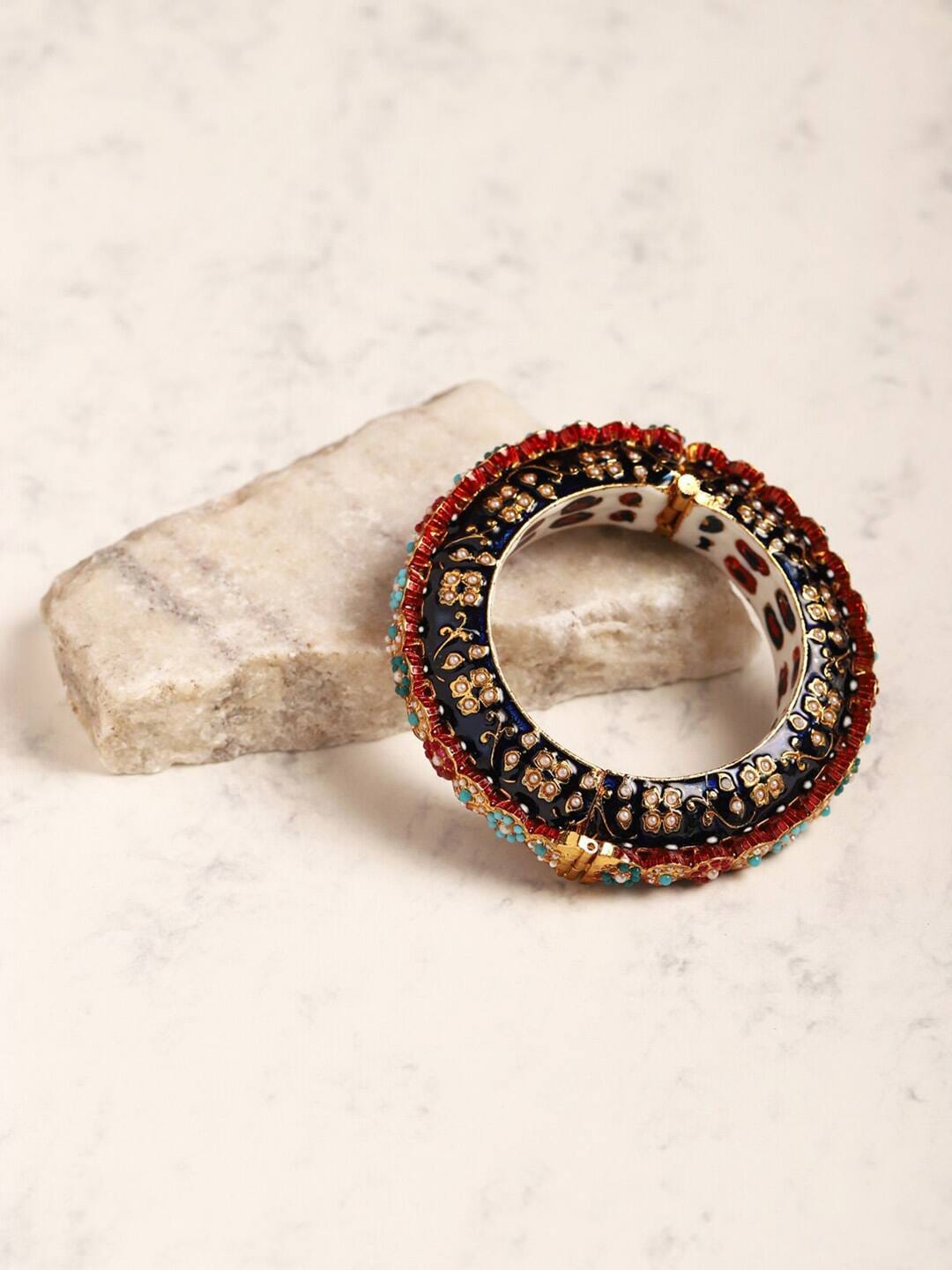 JADAU KUNDAN WITH MULTI STONE BIG BANGLE SET