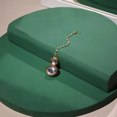 Gold-Plated White Kundan Studded & Beaded Maang Tikka