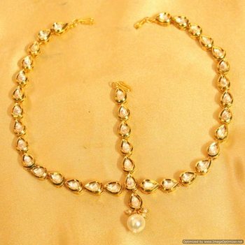 Meenakari Pear Shaped Pearl Bridal Mathapatti