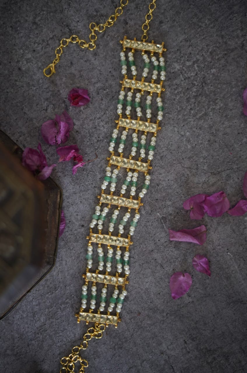 Gold Finish Kundan Polki Mathapatti