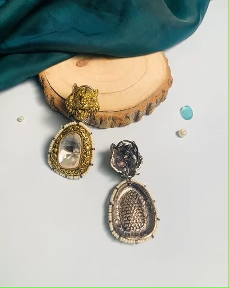 EXCLUSIVE DESIGNER STATEMENT EARRINGS - Image 4