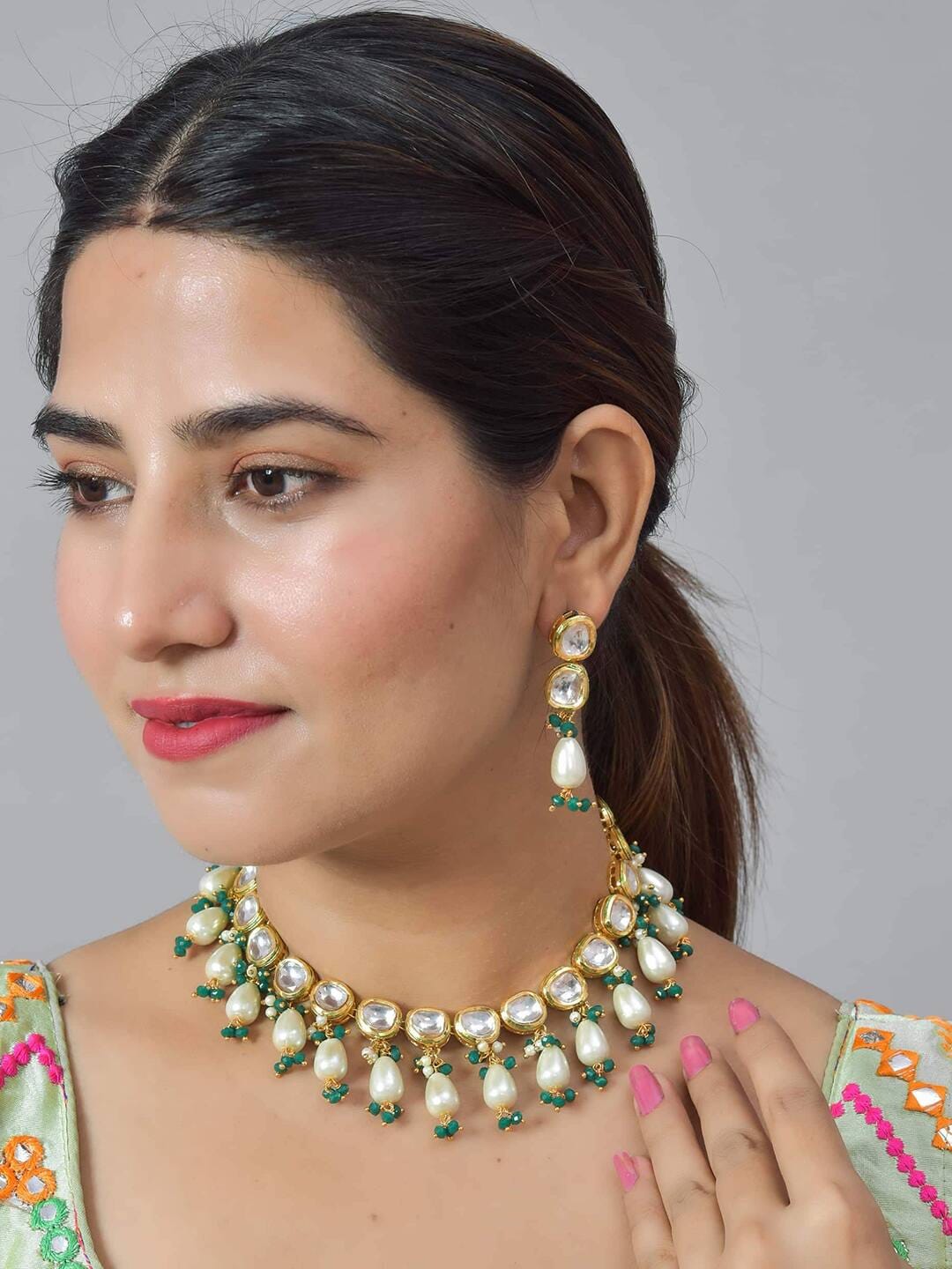 Green Gold-Plated Stone-Studded Beaded Jewellery Set - Image 2