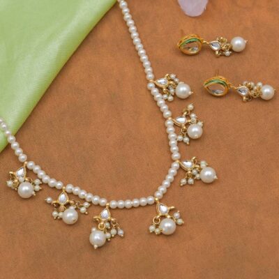 Gold-Plated White Kundan Studded & Beaded Jewellery Set