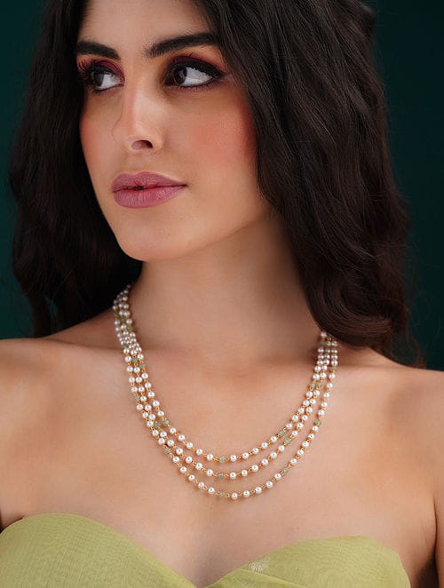 White & Green Pearl Necklace - Image 2