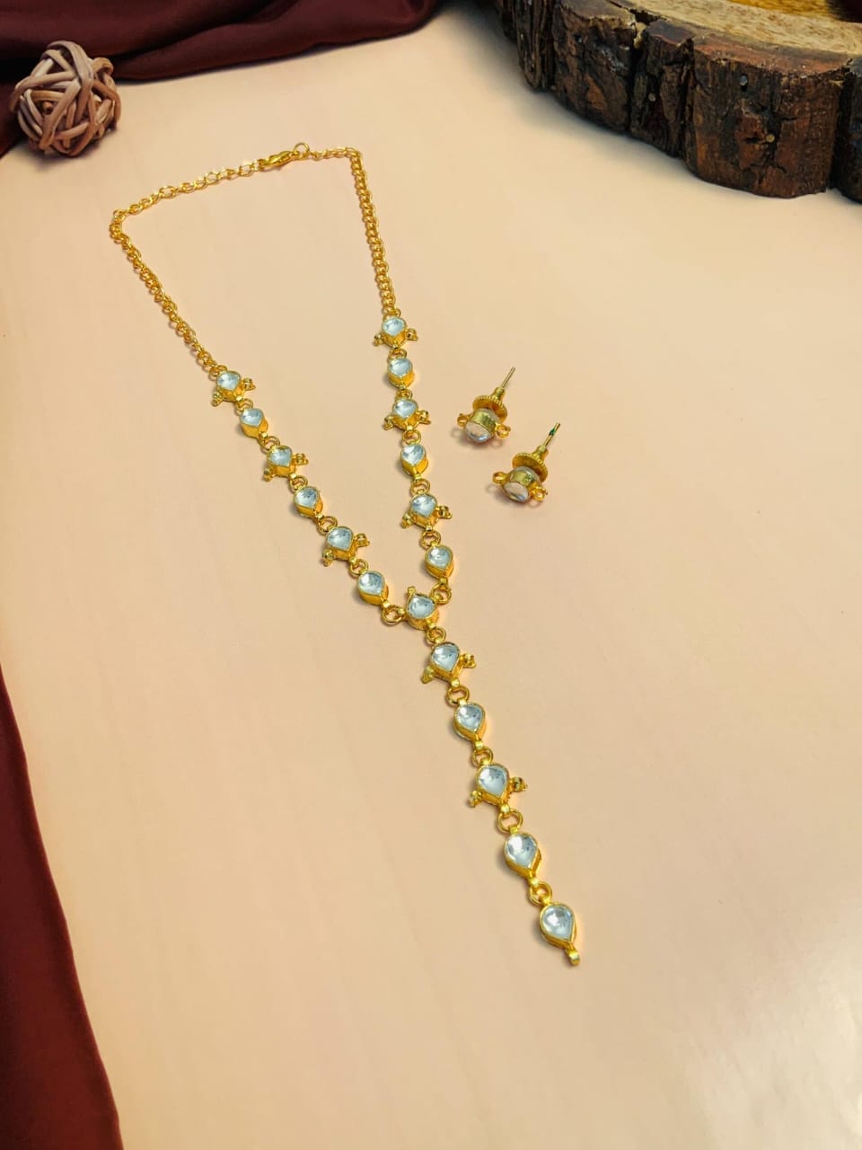 Light Weight Kundan Necklace With Earrings
