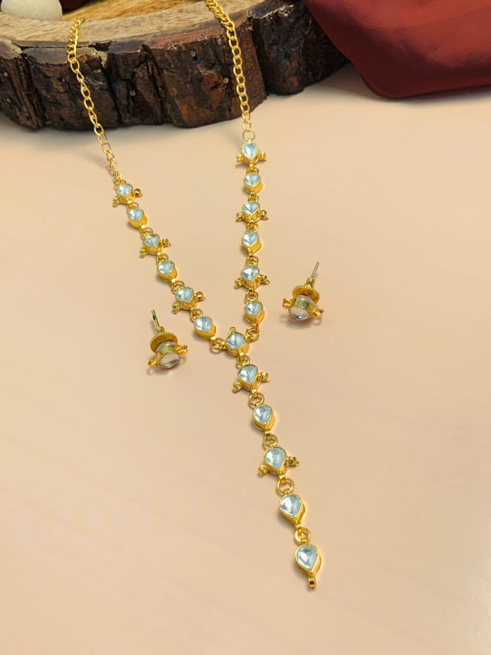 Light Weight Kundan Necklace With Earrings - Image 5