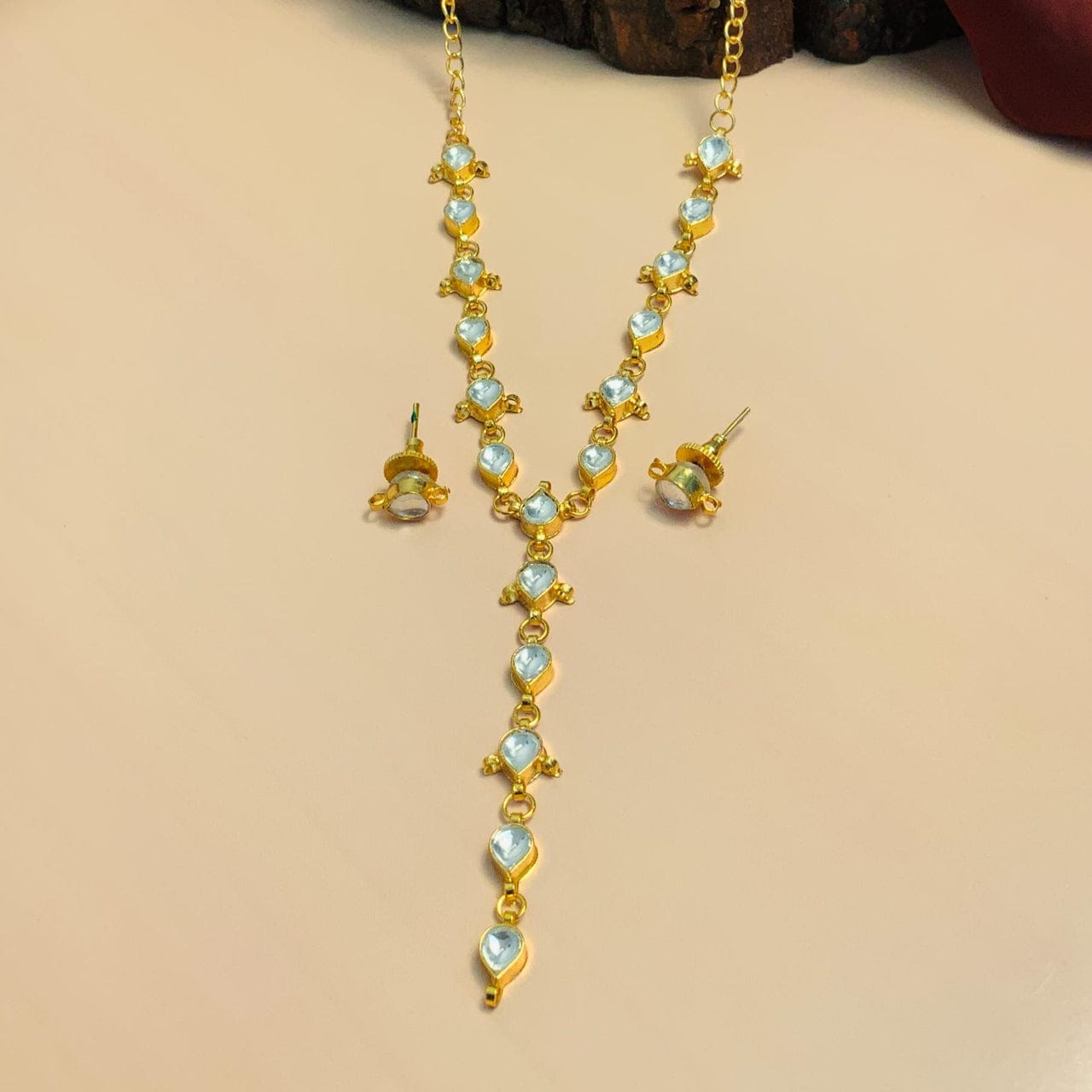 Light Weight Kundan Necklace With Earrings - Image 6