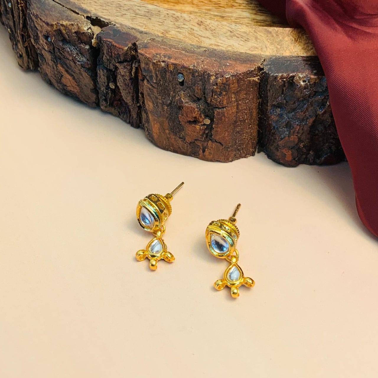 Light Weight Kundan Necklace With Earrings - Image 8