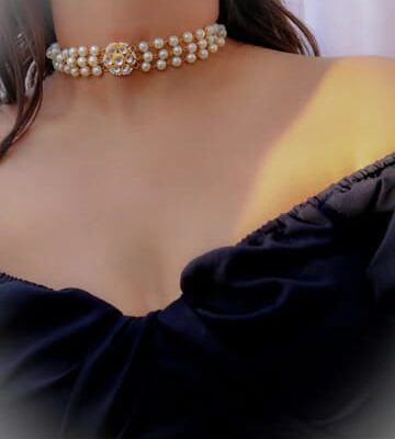 Kundan Necklace With White Peral