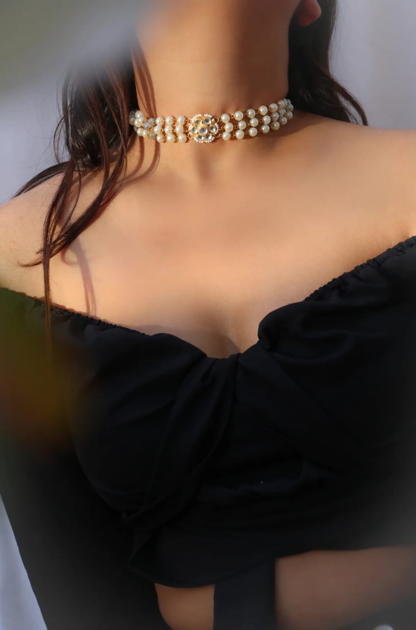 Kundan Necklace With White Peral - Image 2
