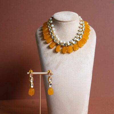 The latest Kundan jewellery Set