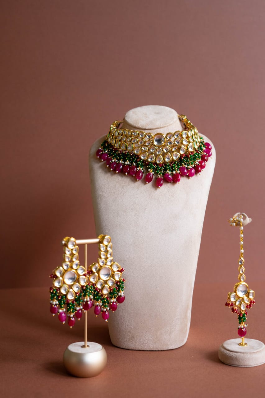The latest Kundan jewellery Set