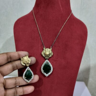 Victorian Sabyasachi inspired uncut polki Kundan Pendant Necklace