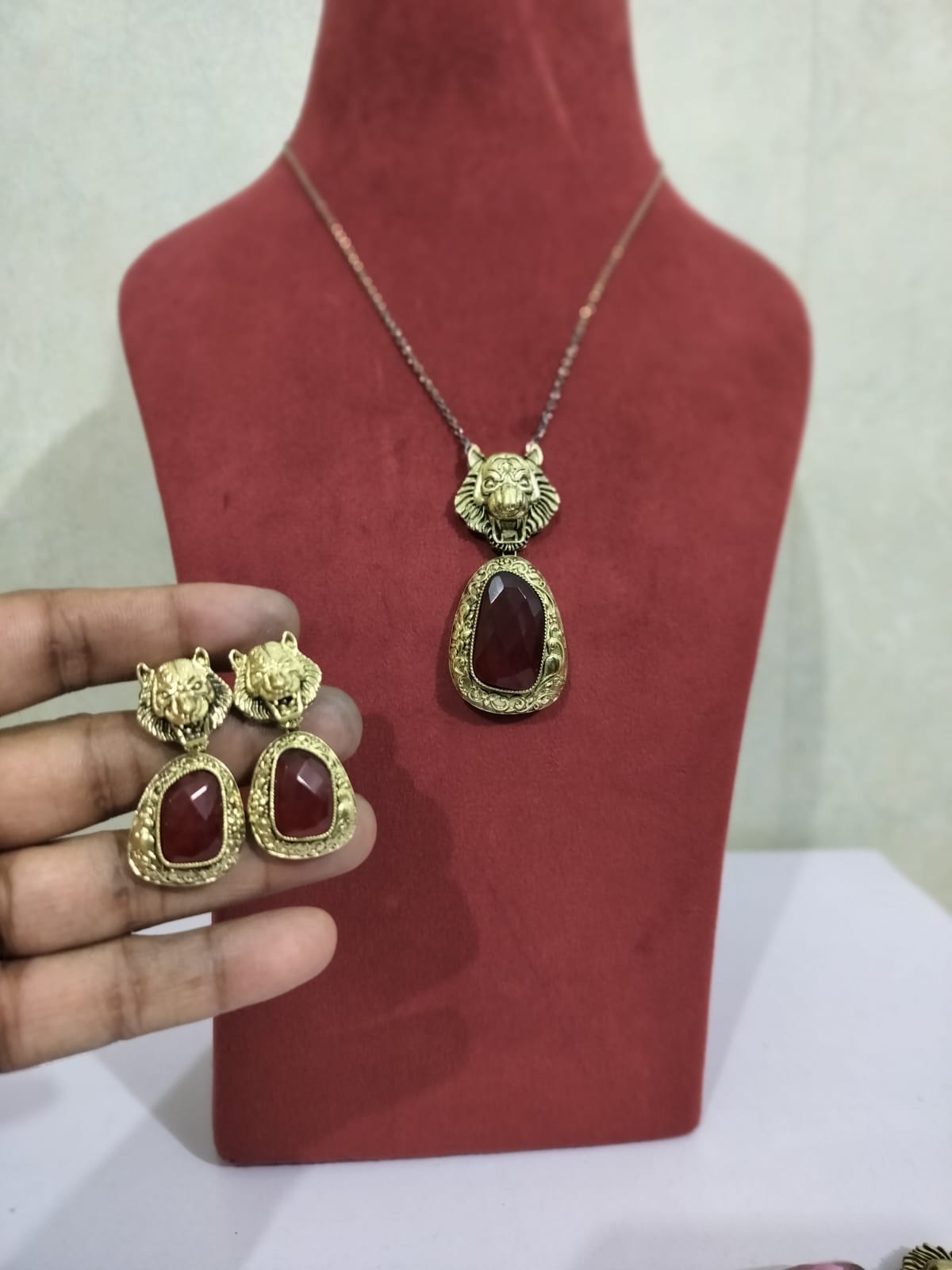 Victorian Sabyasachi inspired uncut polki Kundan Pendant Necklace - Image 3