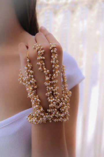Kundan And Pearl Hathphool - Image 4