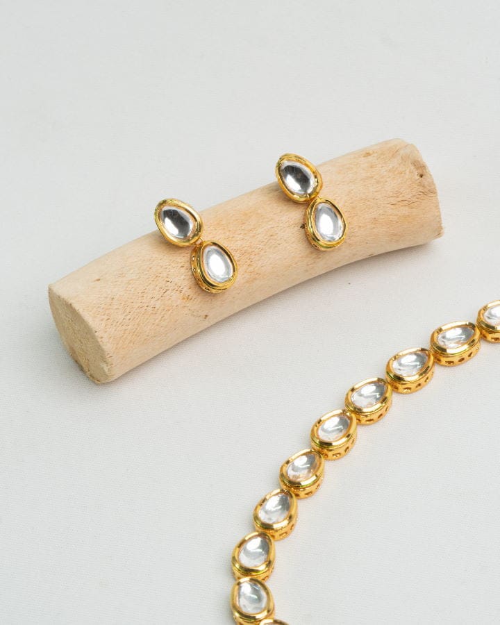 Oval Shape Kundan With Earrings - Image 2