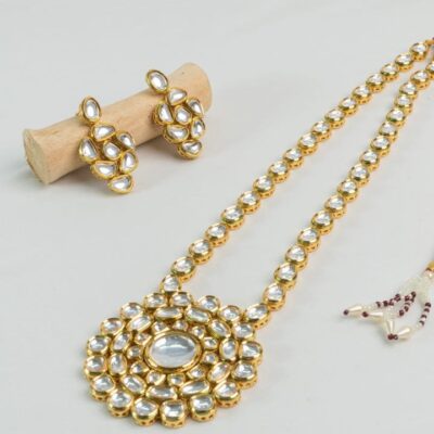 Uncut Kundan Necklace With Flower Earrings