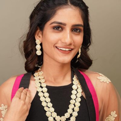 2 line Intricate Polki Set with Earrings