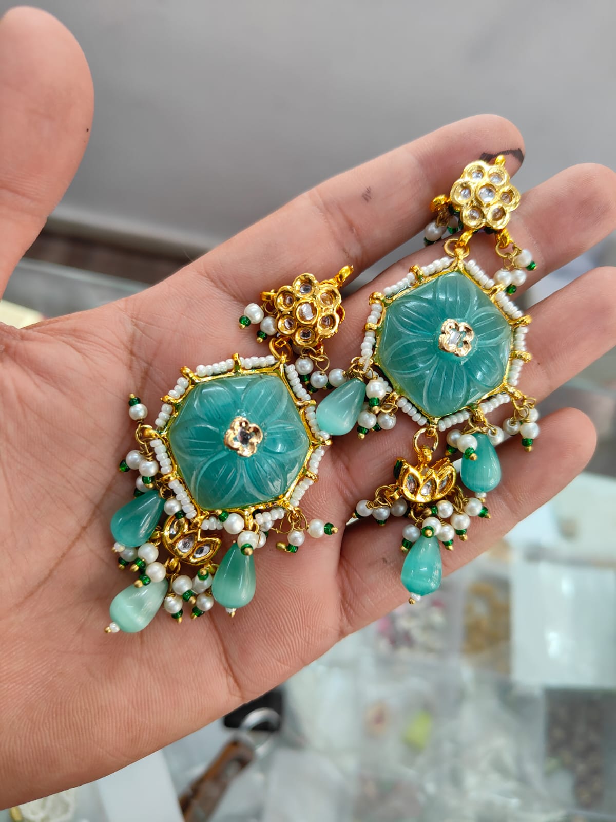 Kundan Earrings With Monalisa Carbon Stone