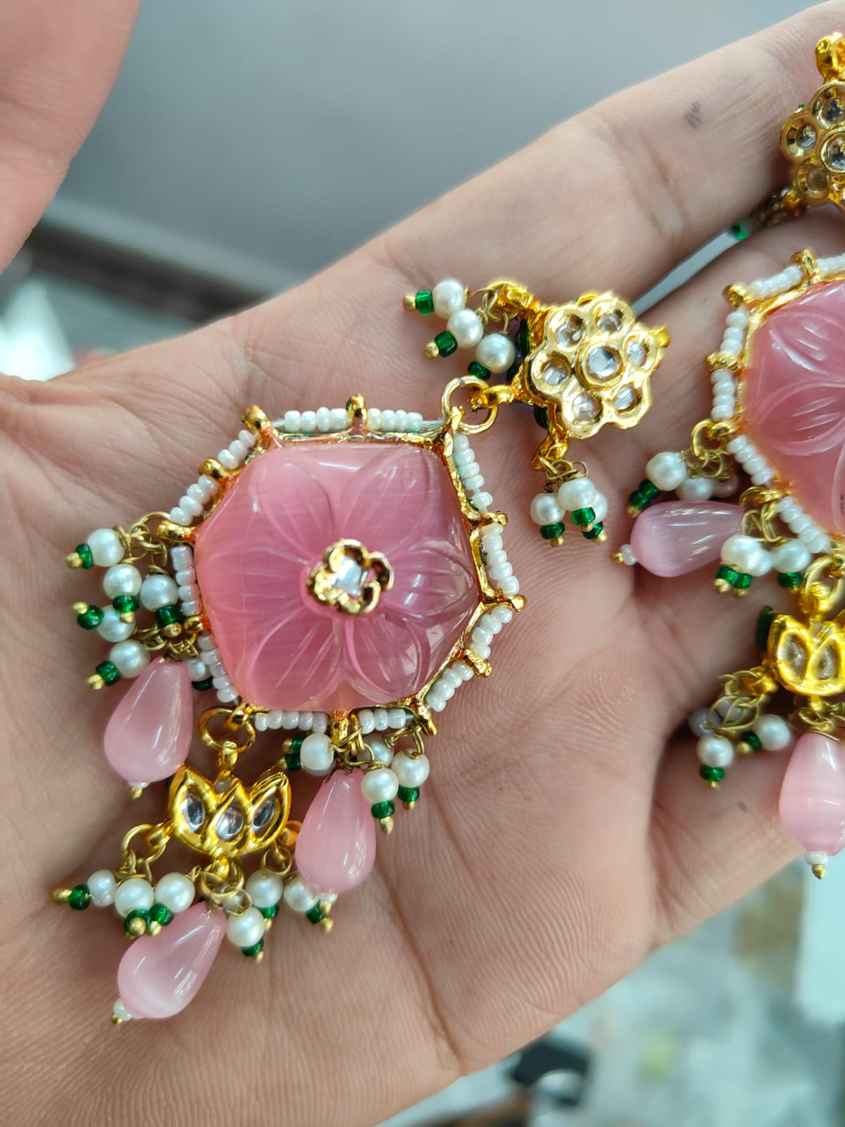 Kundan Earrings With Monalisa Carbon Stone - Image 3
