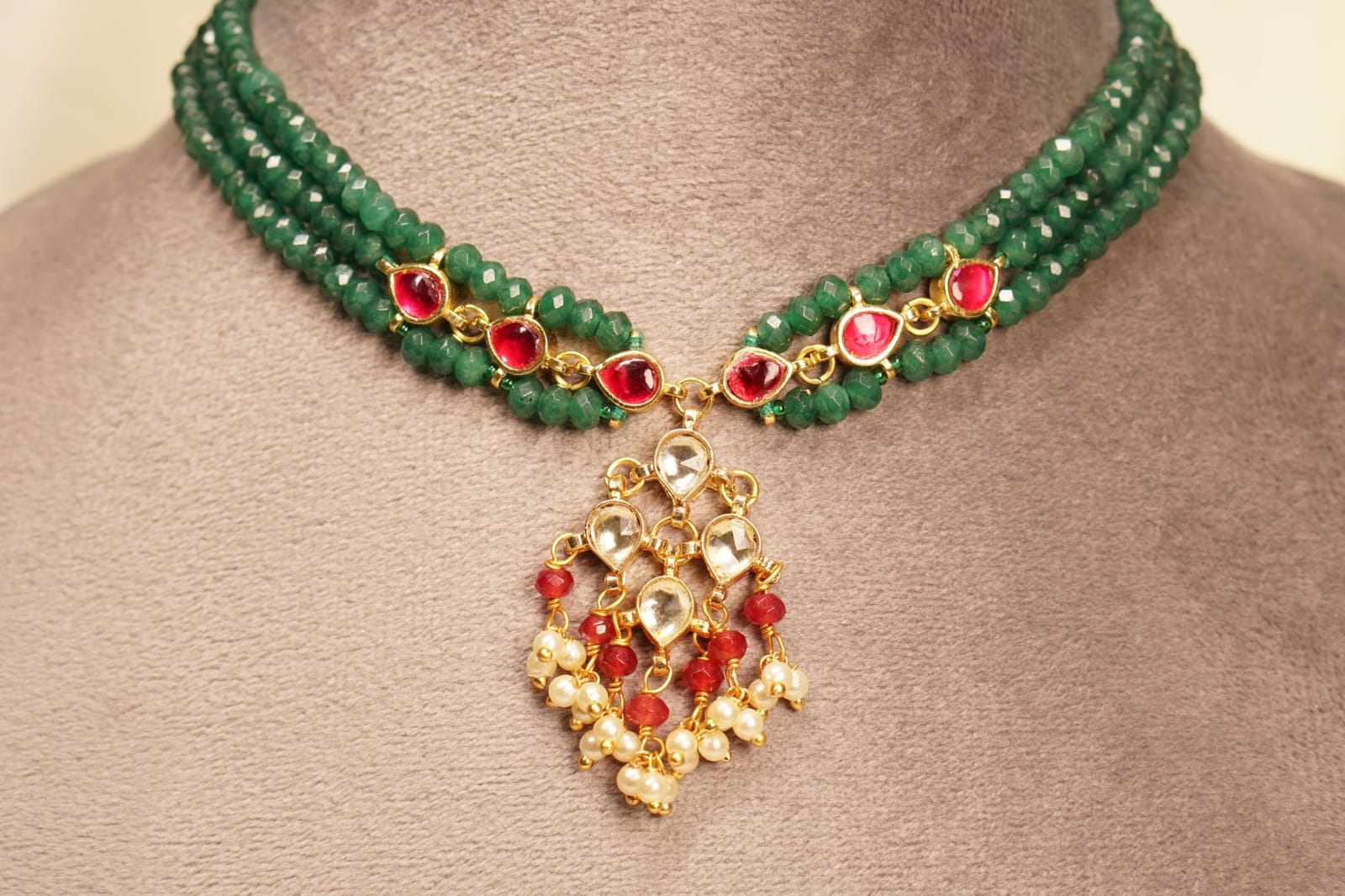 Red Kundan With Green Onyx Necklace - Image 2
