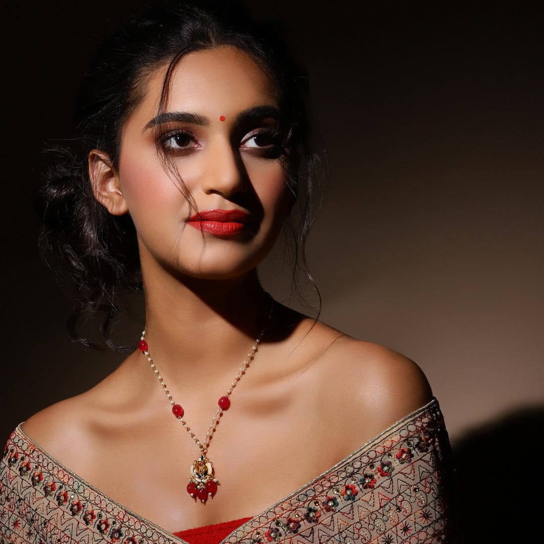 Pearl With Red Beads Necklace - Image 2