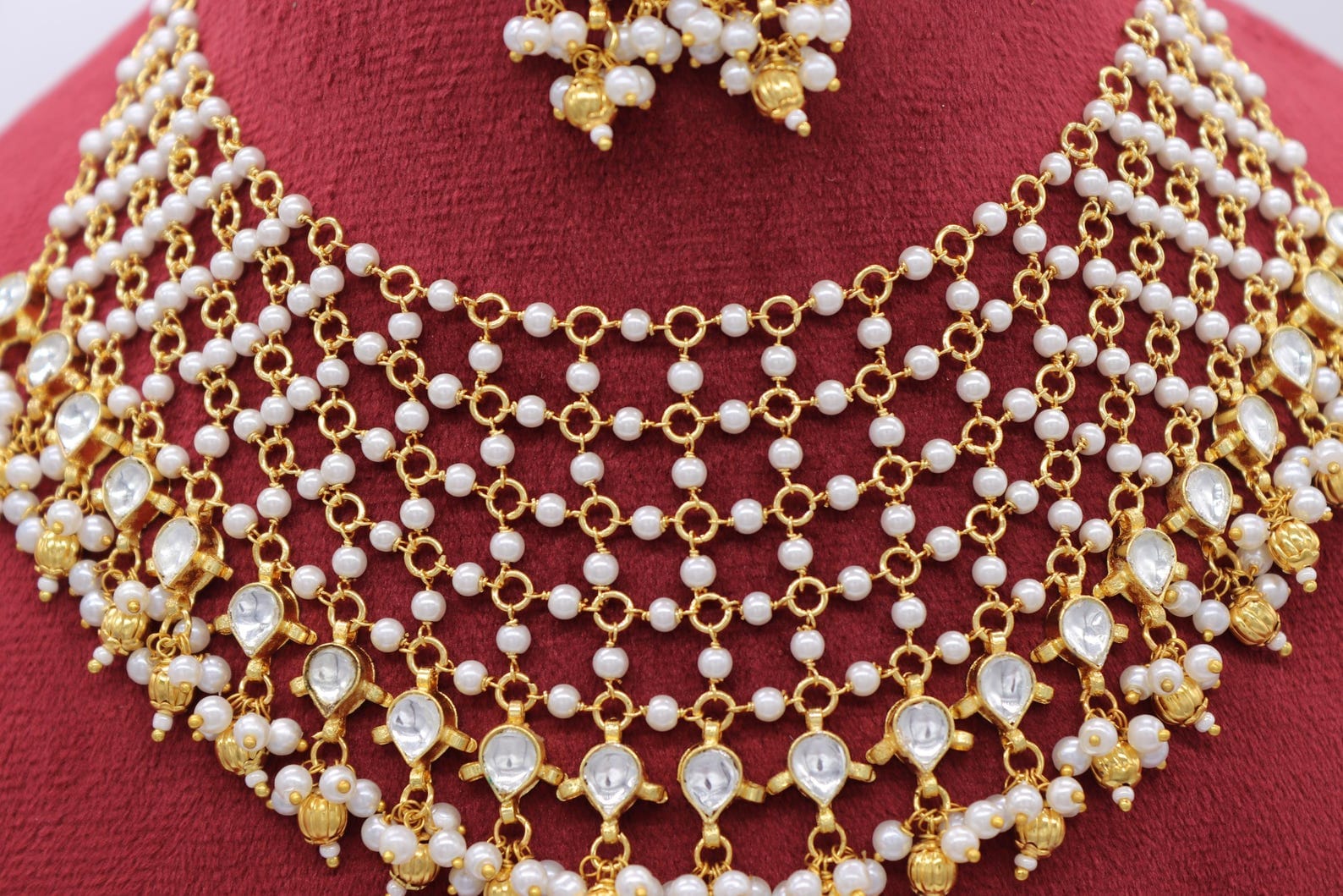 Gold Kundan Pearl Choker Necklace Set: Indian Jewelry - Image 4