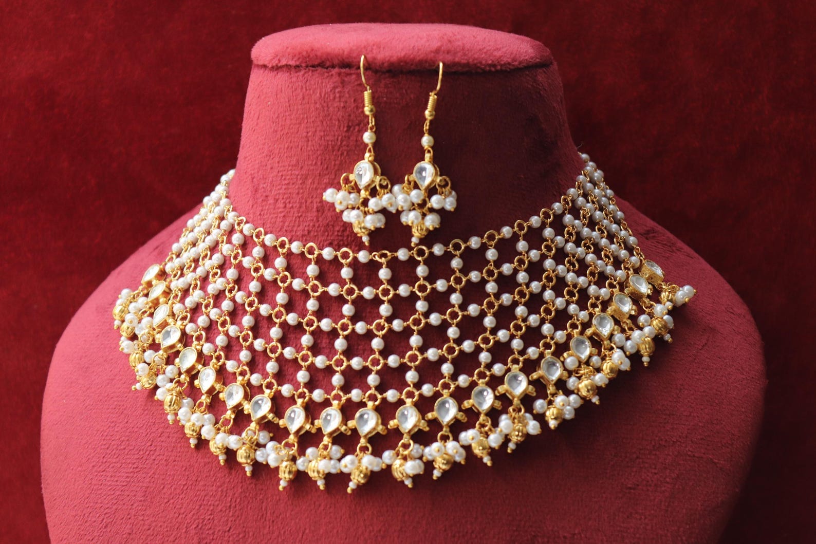 Gold Kundan Pearl Choker Necklace Set: Indian Jewelry - Image 3
