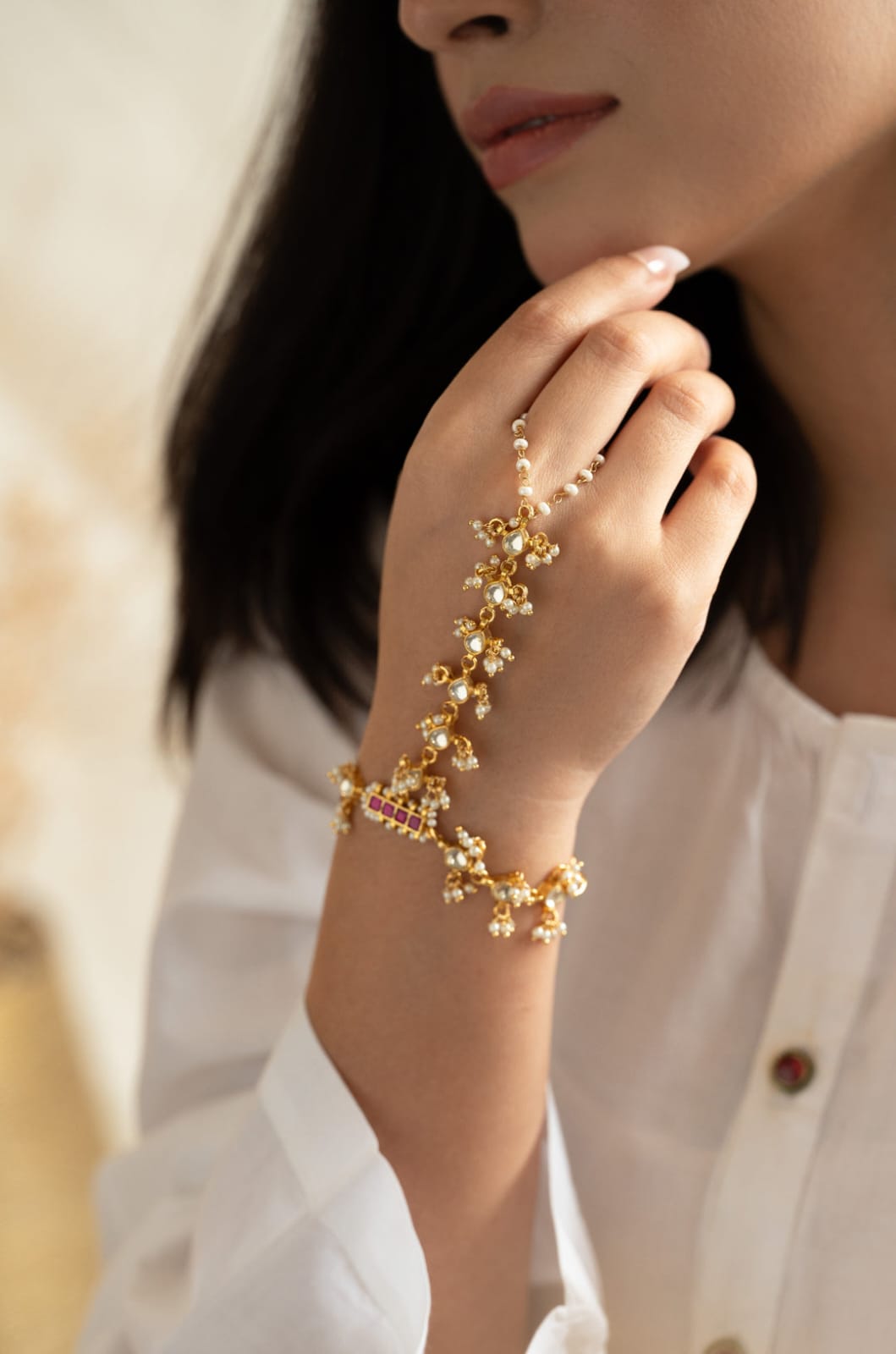 Gold Plated Kundan And Pearl Embellished Haathphool (Pack Of 2) - Image 2