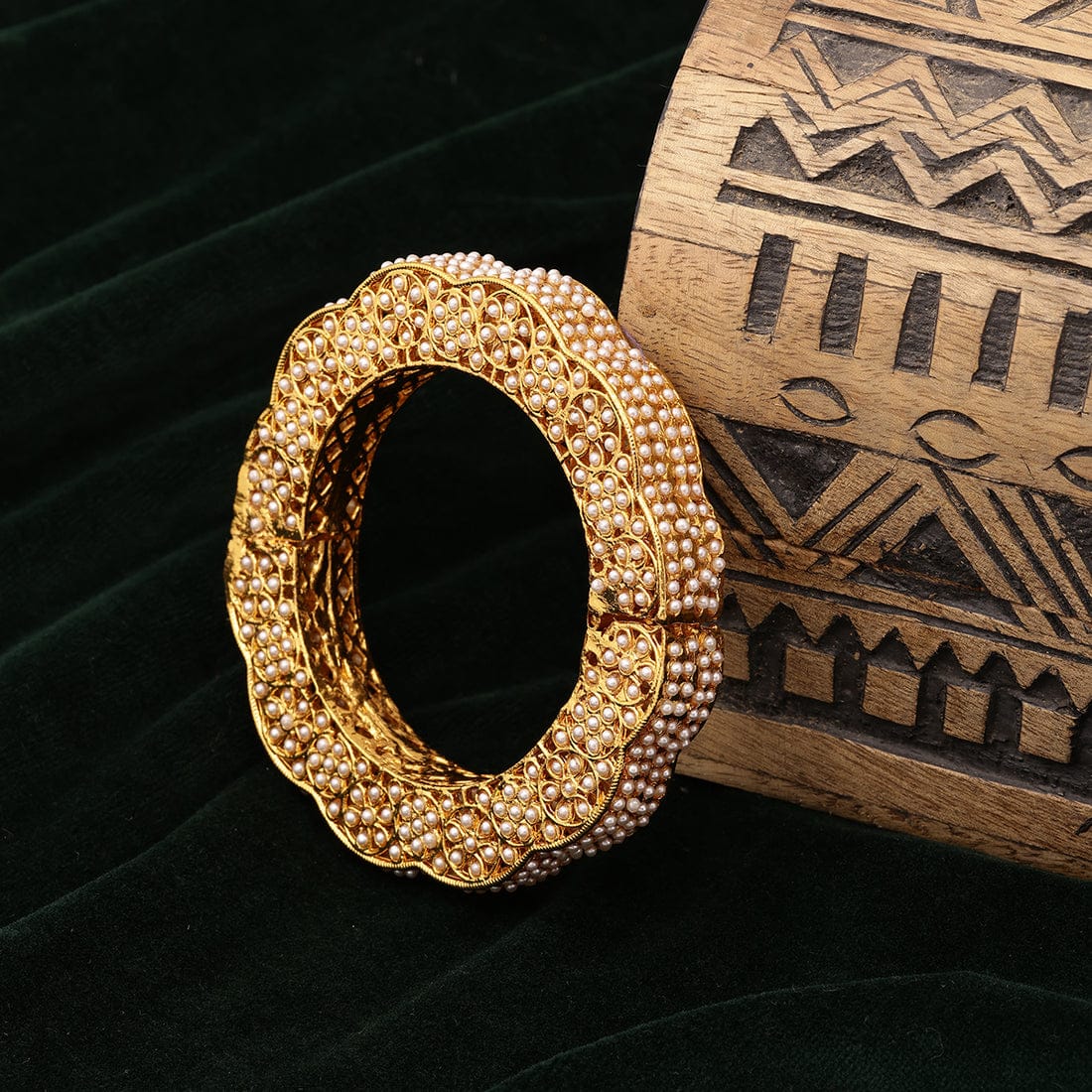 Beautiful Rajwadi Jadau Kundan Bangle Kada (Copy)