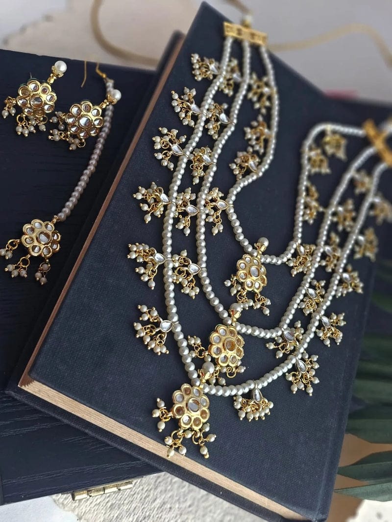 3-layered kundan necklace set with mangtika
