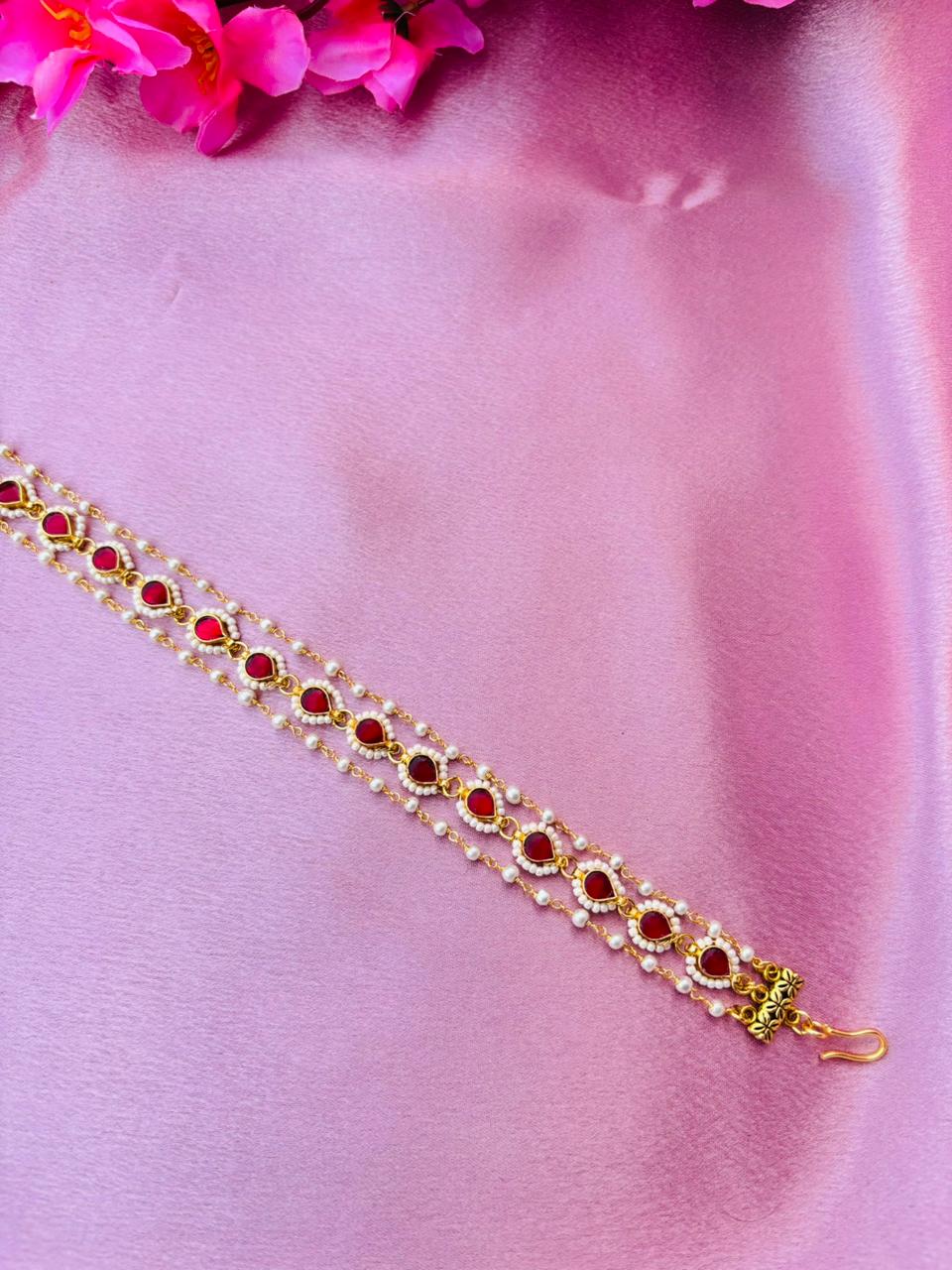 Minimalist Red Kundan Mathapatti - Image 5