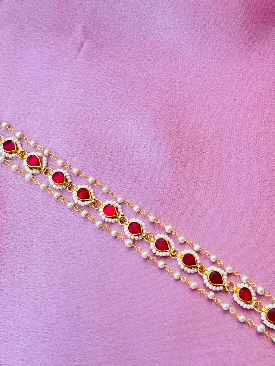 Minimalist Red Kundan Mathapatti - Image 3