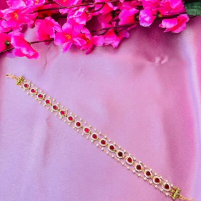 Minimalist Red Kundan Mathapatti