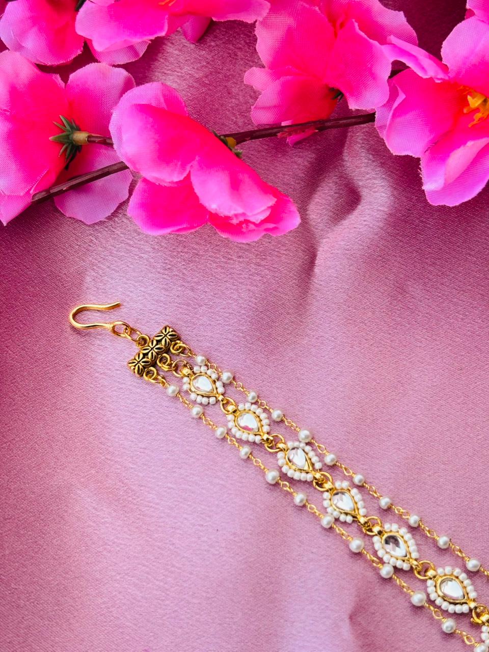 Minimalist White Kundan Mathapatti - Image 3