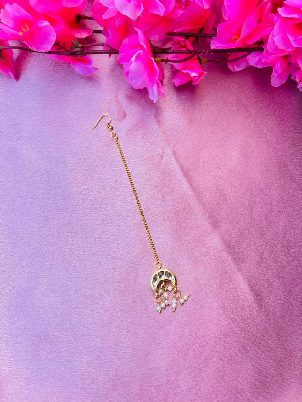 Minimalist Kundan Maang Tikka with Chain