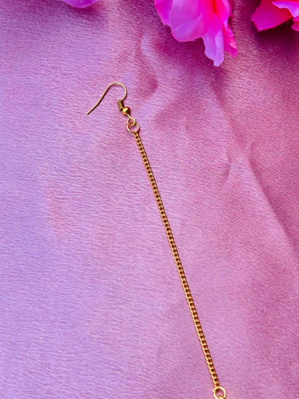 Minimalist Kundan Maang Tikka with Chain - Image 3