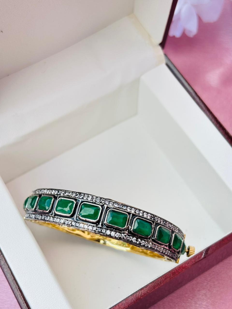 Victorian Moissanite And Kundan Openable Bracelet Bangle (Pack Of 1) - Image 2