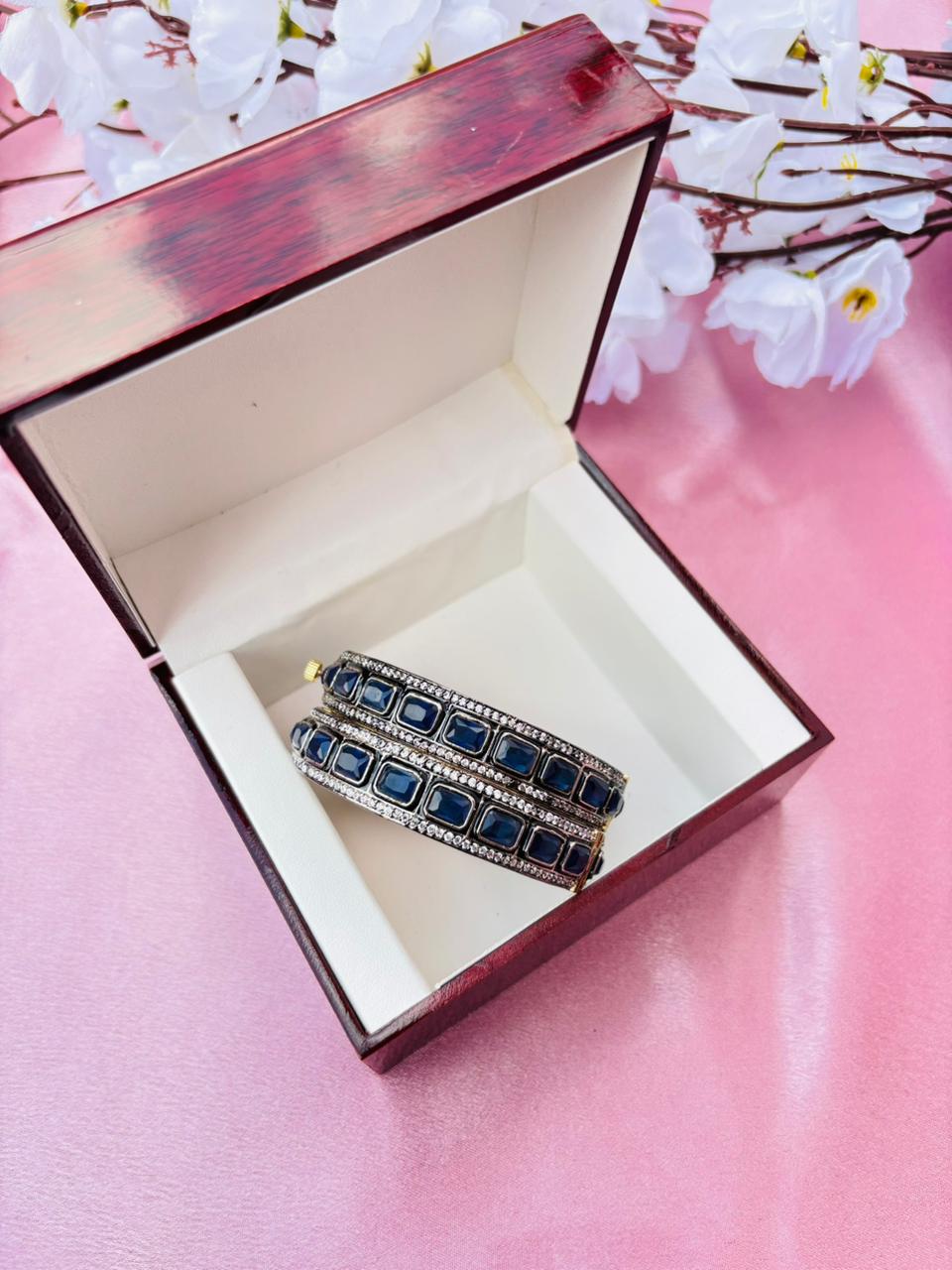 Victorian Moissanite And Kundan Openable Bracelet Bangle (Pack Of 1)