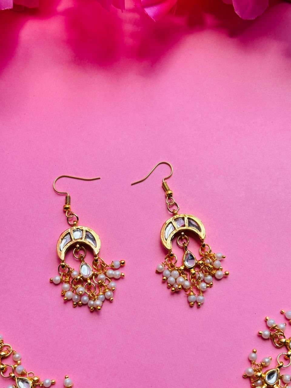 Handcrafted Kundan Choker with Matching Earrings - Image 4
