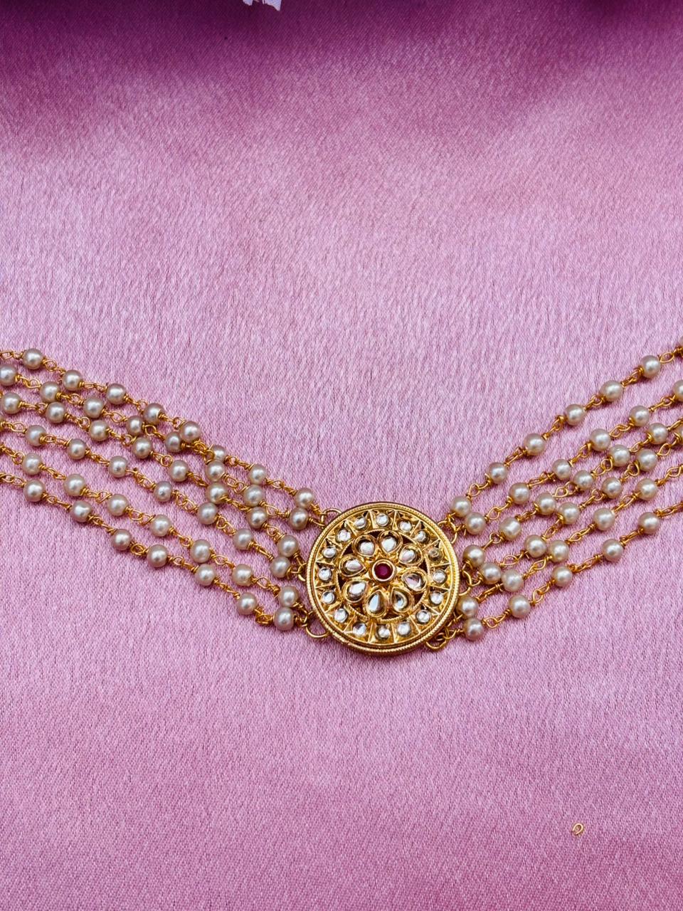 Minimalist Kundan and Pearl Choker Necklace - Image 3